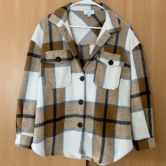 Cute Flannel shacket!! - Picture 1 of 3